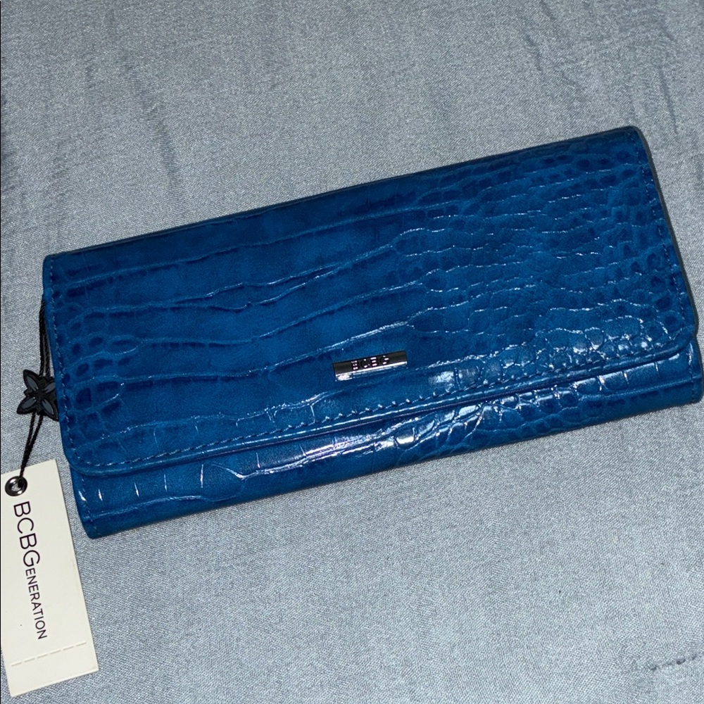 BCBGeneration Croc Wallet - Picture 3 of 10